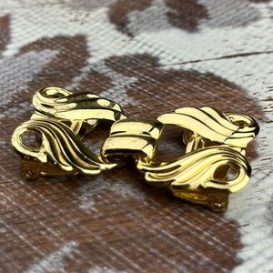 Vintage GUTOS Gold tone Metallic Swirling Belt Buckle Clip Ladies Womens